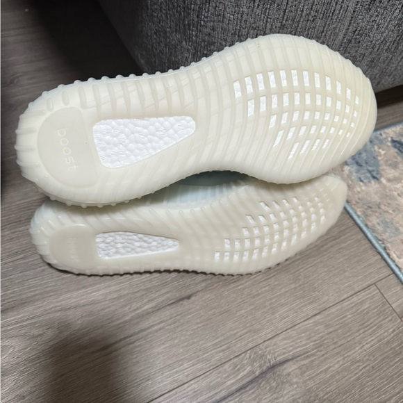 Yeezy Boost 350 V2 Mono Ice - Picture 5 of 5